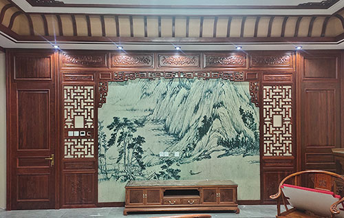 黔东南中式仿古别墅客厅背景墙花格木作装饰